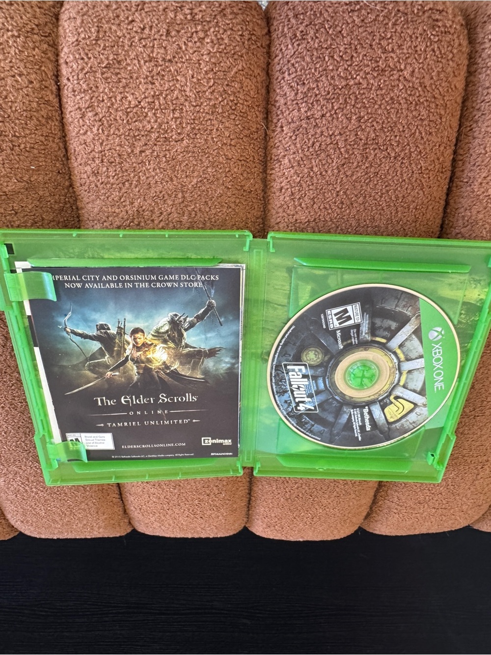 Fallout 4 for Xbox One - Picture 2 of 3